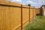 деревянный забор: вид со двора