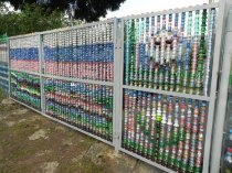 Забор с пластиковых бутылок